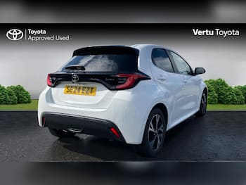 Used Toyota Yaris 2024 for sale - 79785243: Photo