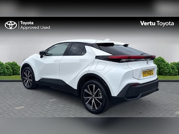 Used Toyota C-HR 2024 for sale - 78510388: Photo