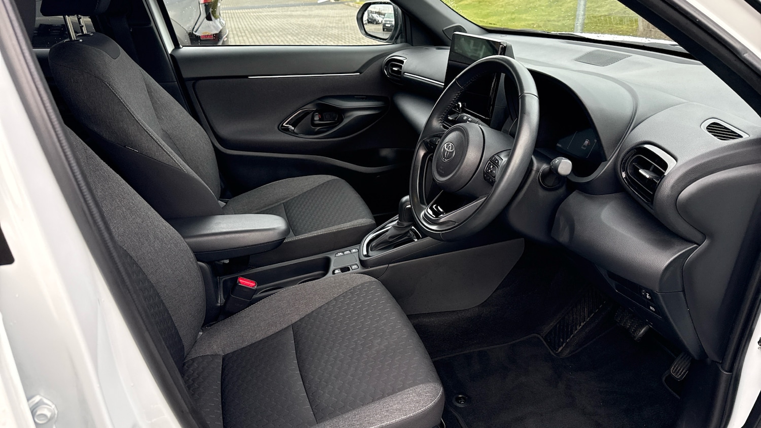 Used Toyota Yaris Cross 2024 for sale - 77664852: Photo 11