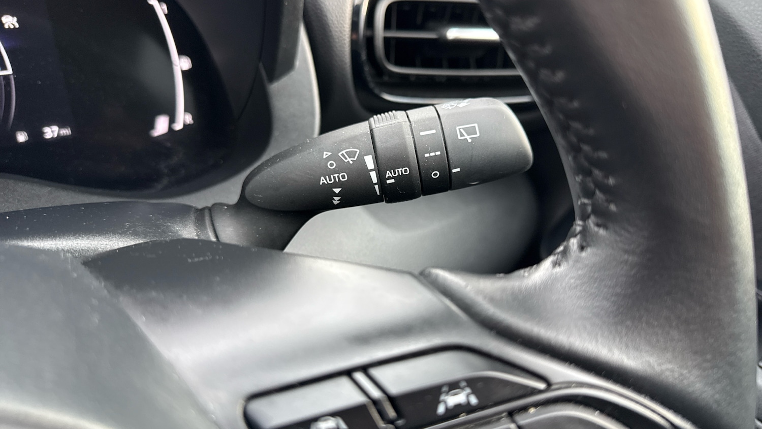 Used Toyota Yaris Cross 2024 for sale - 77664852: Photo 31