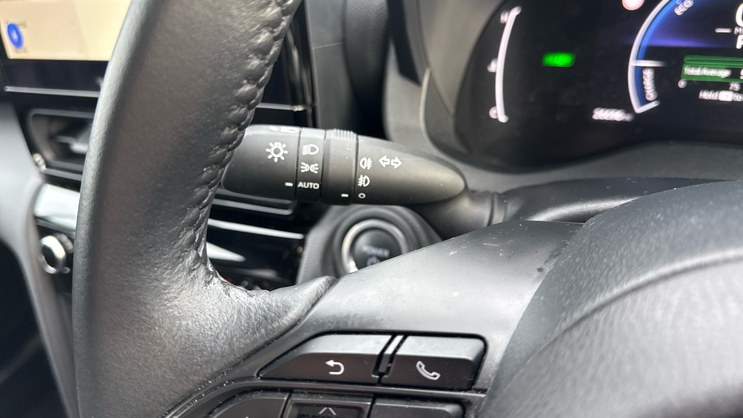 Used Toyota Yaris Cross 2024 for sale - 77664852: Photo 32