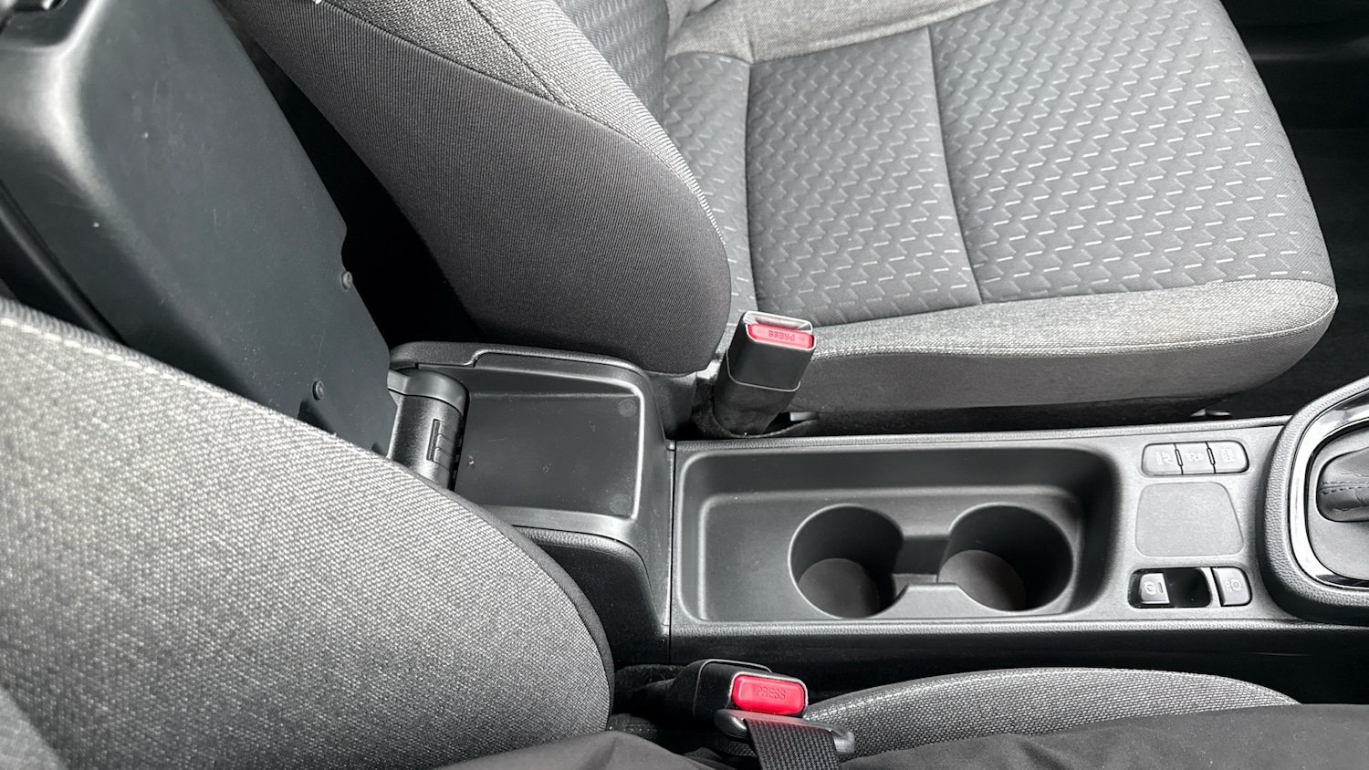 Used Toyota Yaris Cross 2024 for sale - 77664852: Photo 44