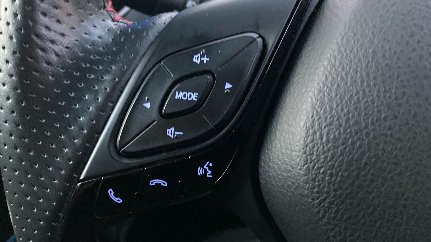 Used Toyota C-HR 2022 for sale - 78054144: Photo 38