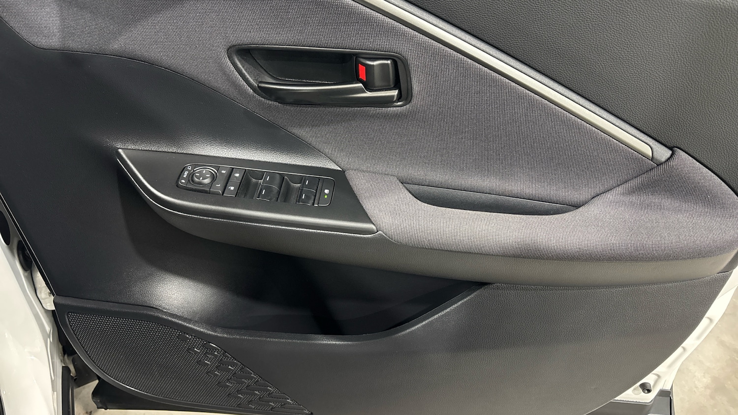 Used Toyota C-HR 2025 for sale - 77071366: Photo 39