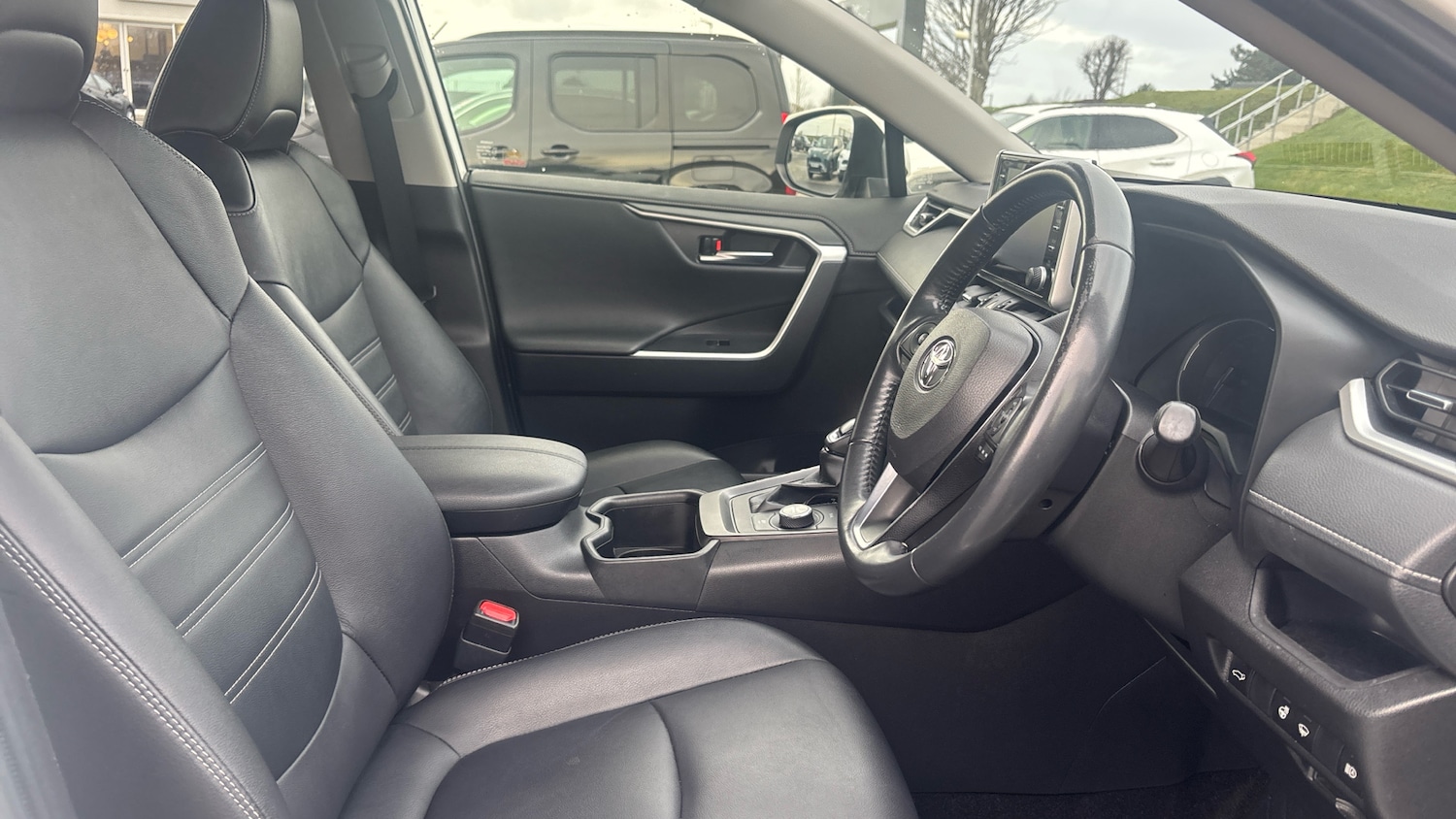 Used Toyota RAV4 2022 for sale - 76956985: Photo 11