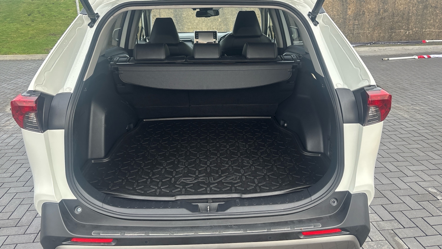 Used Toyota RAV4 2022 for sale - 76956985: Photo 14