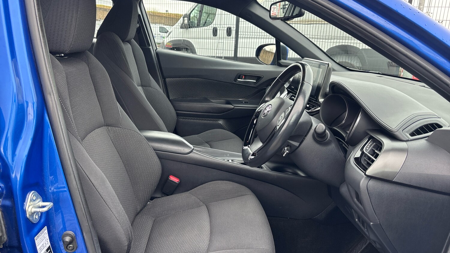 Used Toyota C-HR 2018 for sale - 77678590: Photo 11