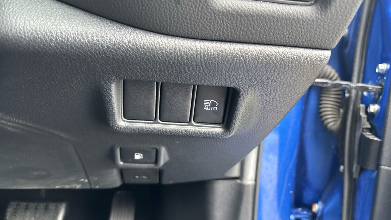 Used Toyota C-HR 2018 for sale - 77678590: Photo 42