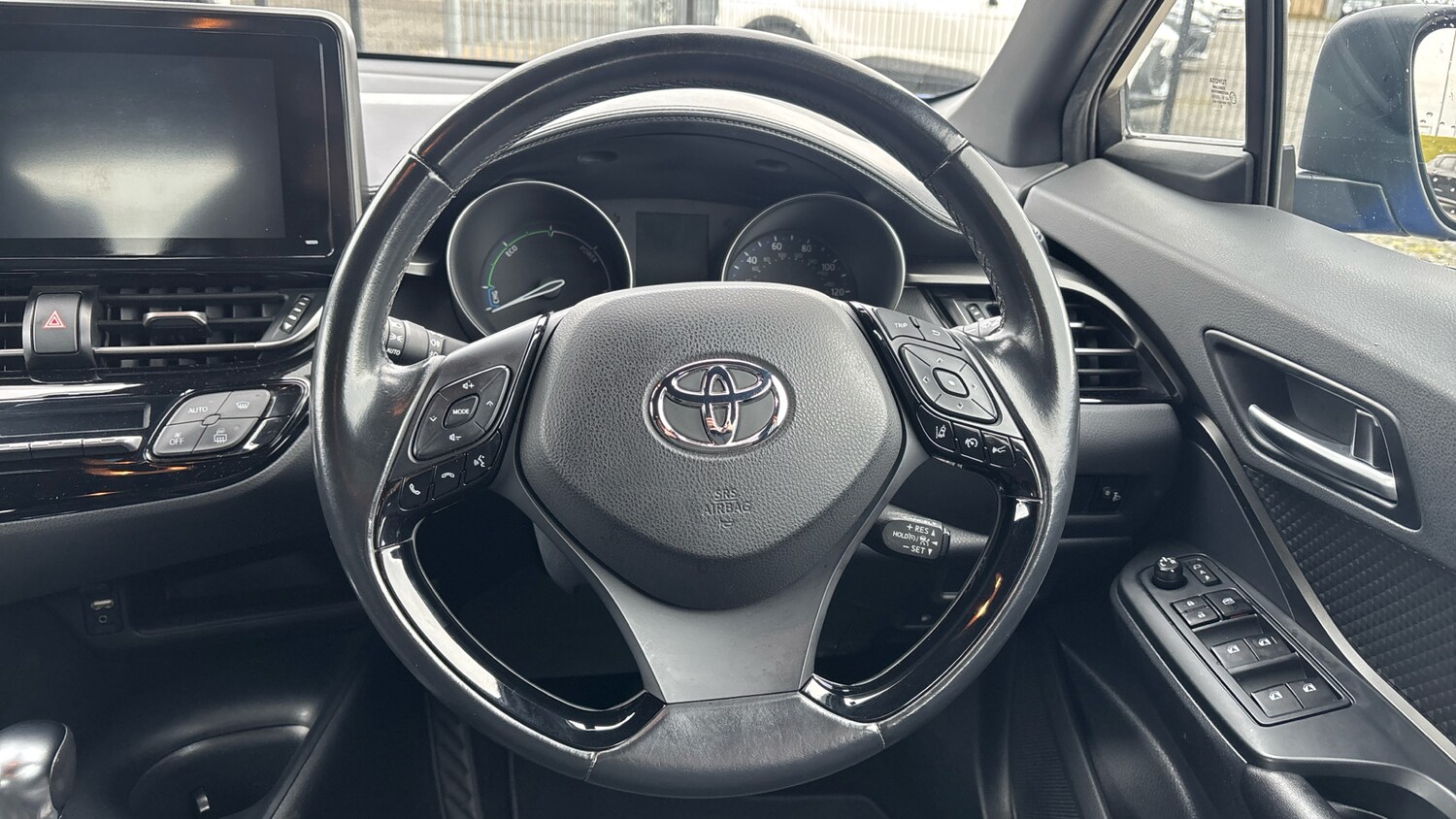 Used Toyota C-HR 2018 for sale - 77678590: Photo 6