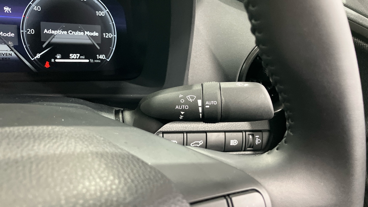 Used Toyota C-HR 2025 for sale - 76449506: Photo 31