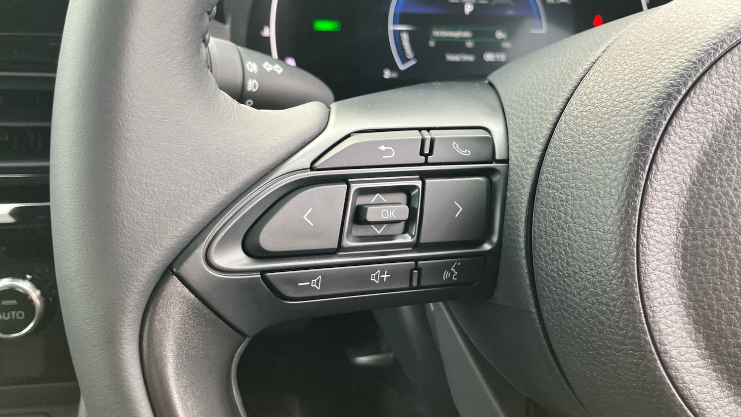 Used Toyota Yaris Cross 2025 for sale - 76643286: Photo 30