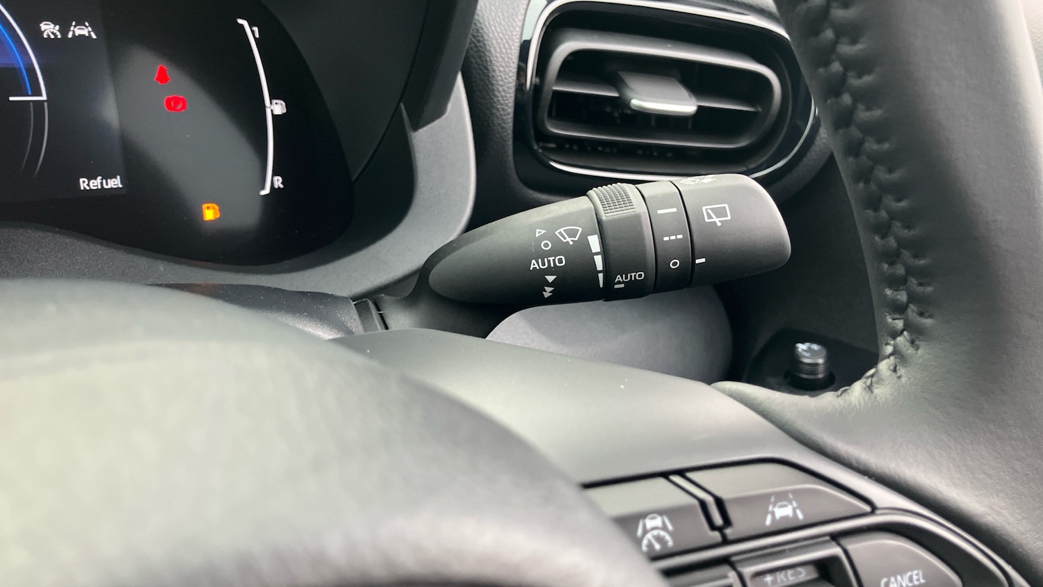 Used Toyota Yaris Cross 2025 for sale - 76643286: Photo 32