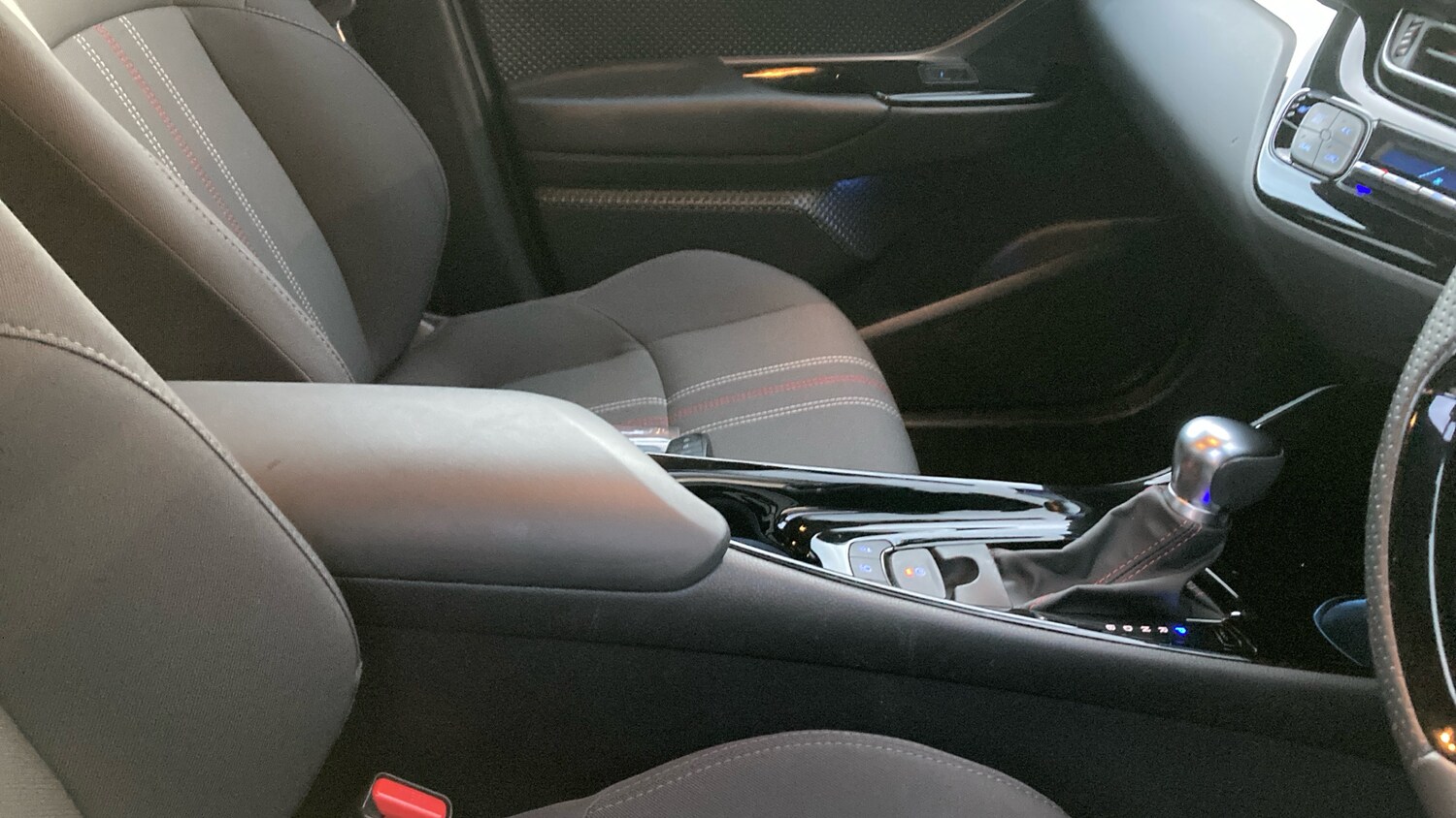 Used Toyota C-HR 2022 for sale - 77689137: Photo 34