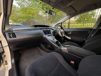 Used Toyota Prius 2015 for sale - 74485600: Photo