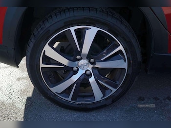 Used Peugeot 2008 2019 for sale - 78810647: Photo