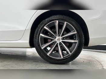 Used Volvo V60 2022 for sale - 75577724: Photo