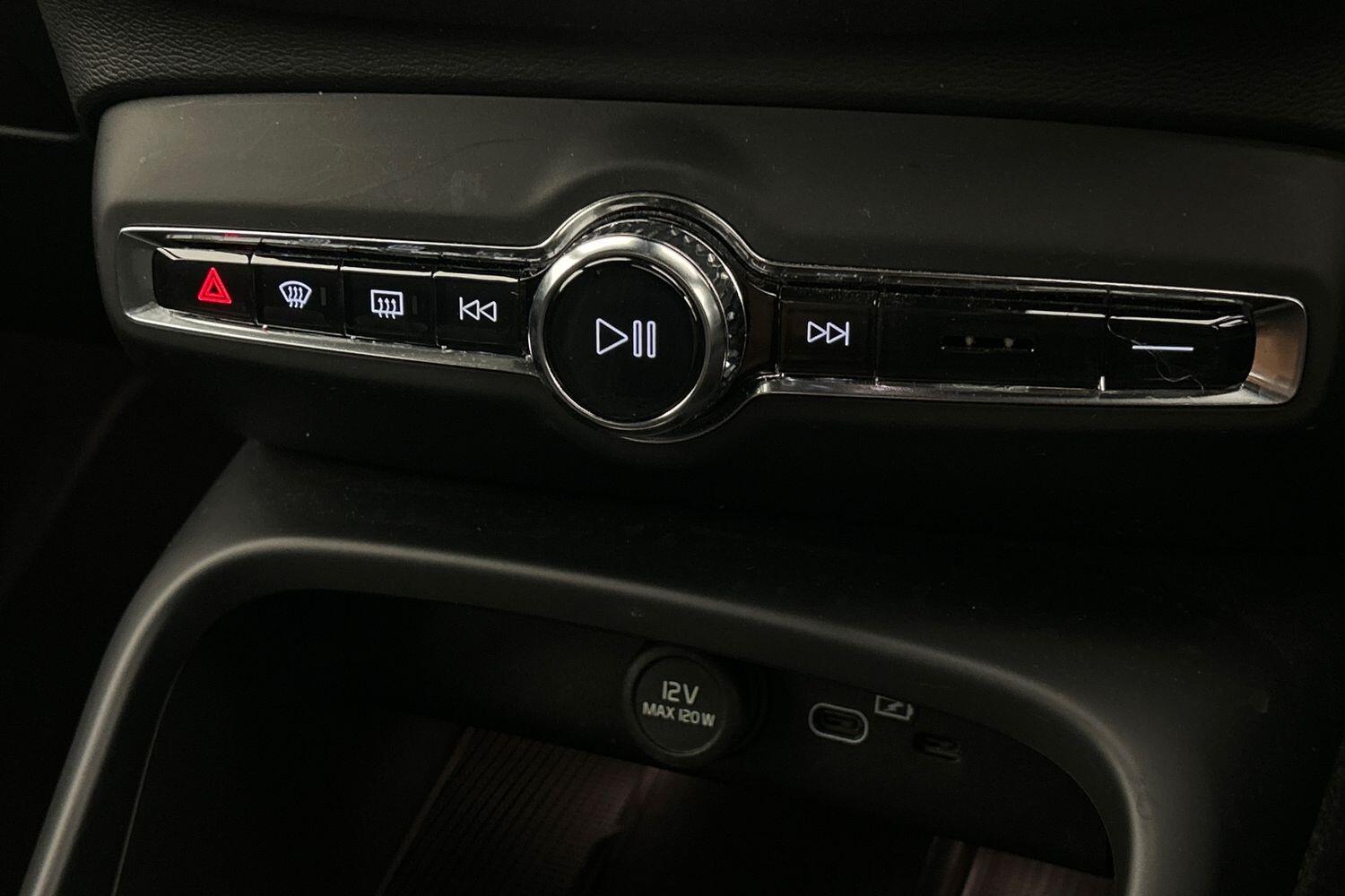 Used Volvo XC40 2023 for sale - 76032276: Photo 14
