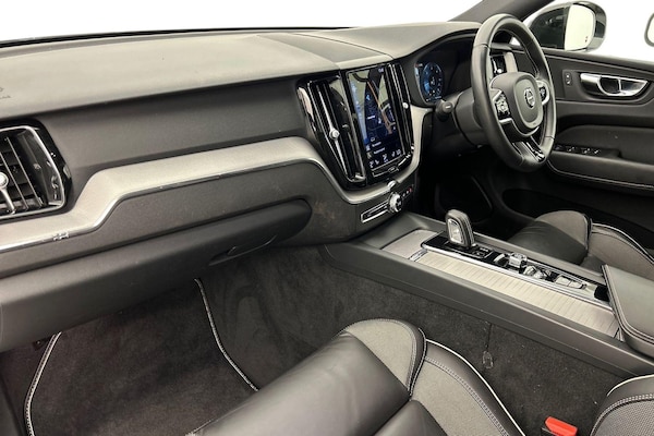 Used Volvo XC60 2021 for sale - 75269084: Photo 2