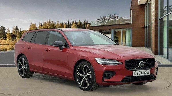Used Volvo V60 2024 for sale - 75658529: Photo 1