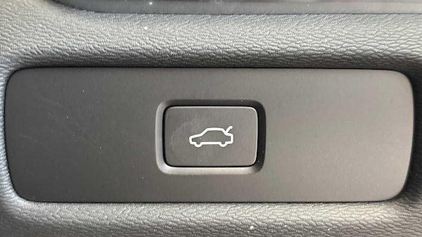 Used Volvo V60 2024 for sale - 75658529: Photo 30