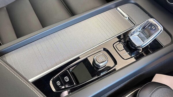Used Volvo V60 2024 for sale - 75658529: Photo 32