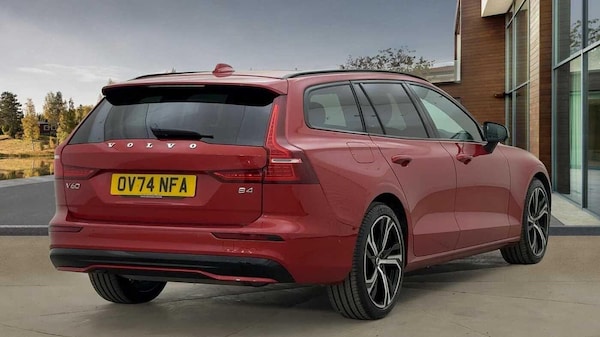 Used Volvo V60 2024 for sale - 75658529: Photo 3