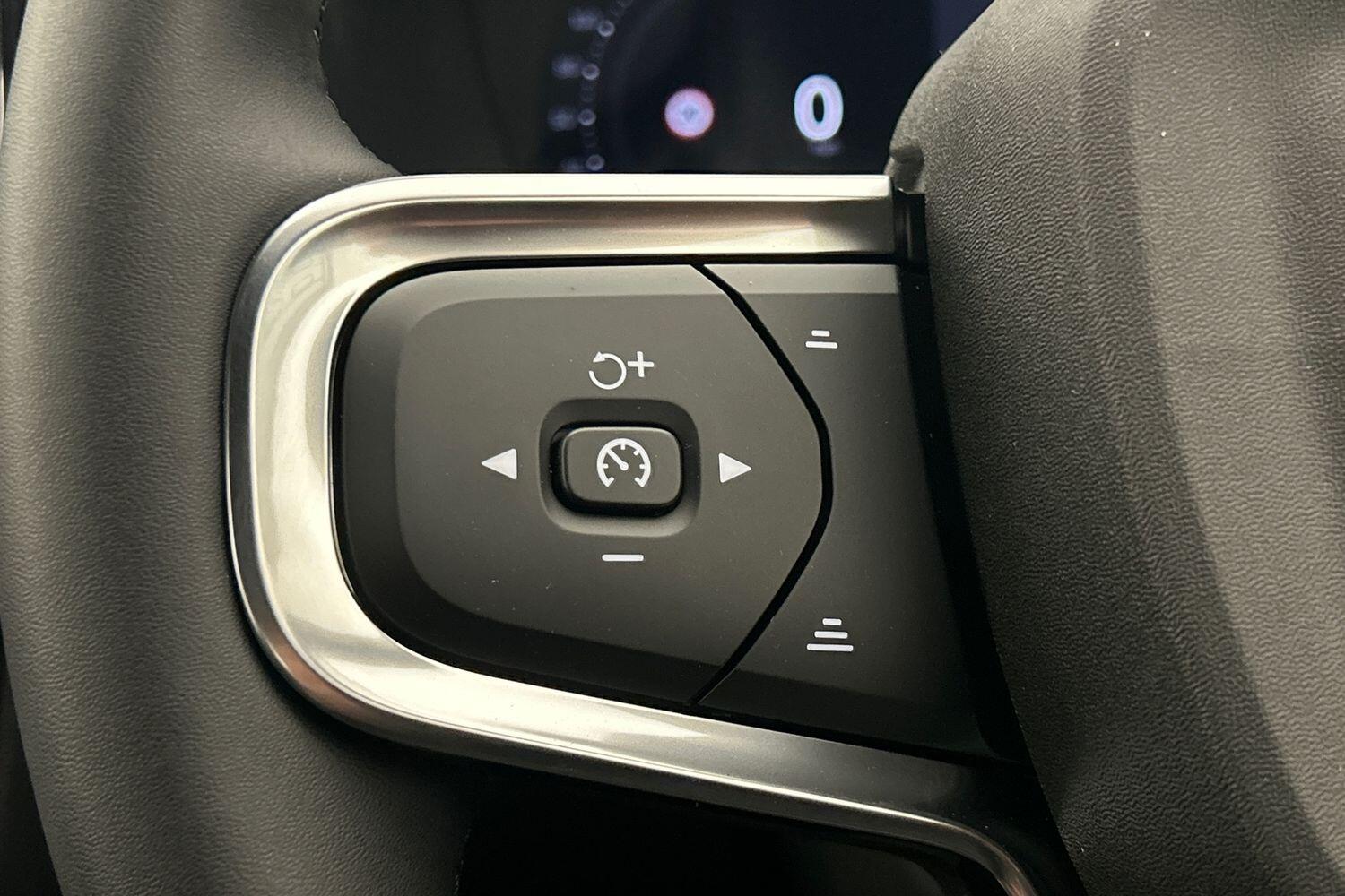 Used Volvo XC40 2025 for sale - 76024360: Photo 12
