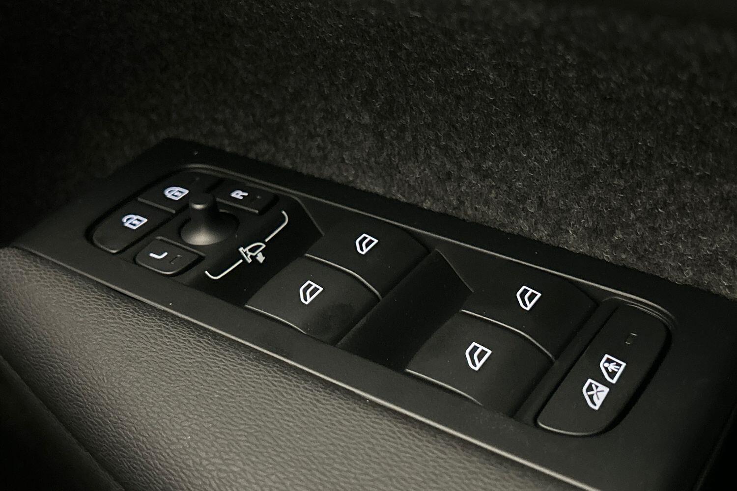 Used Volvo XC40 2025 for sale - 76024360: Photo 28