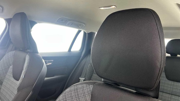 Used Volvo V60 2022 for sale - 76201385: Photo 11