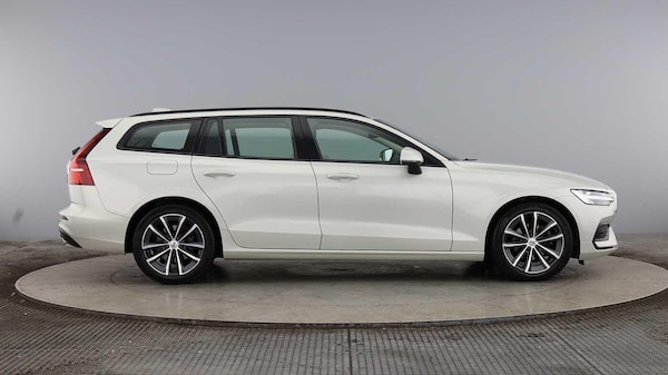 Used Volvo V60 2022 for sale - 76201385: Photo 2