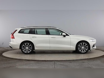 Used Volvo V60 2022 for sale - 76201385: Photo 2
