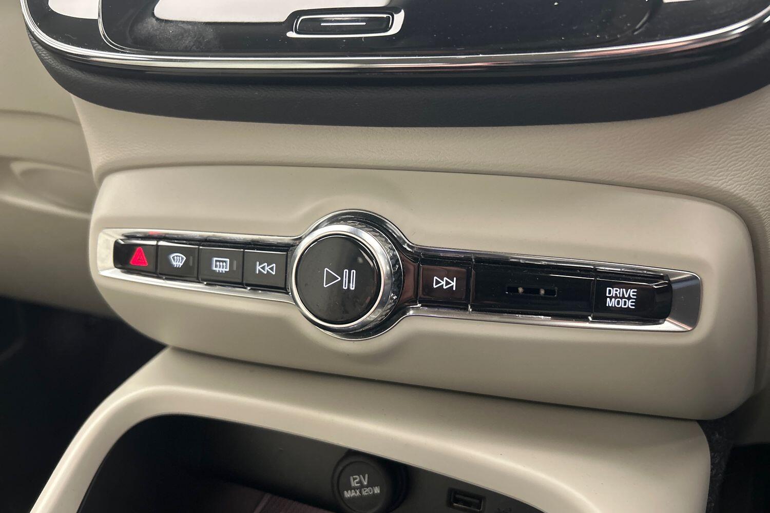 Used Volvo XC40 2021 for sale - 76041757: Photo 15