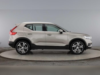 Used Volvo XC40 2021 for sale - 76041757: Photo 2