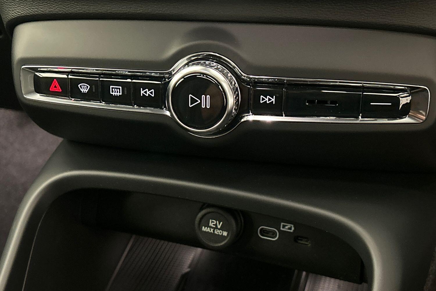 Used Volvo XC40 2025 for sale - 76024326: Photo 15