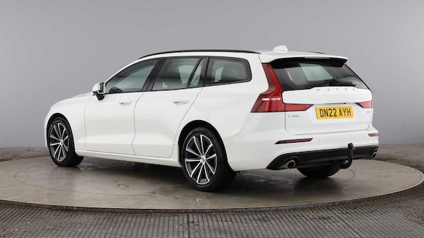 Used Volvo V60 2022 for sale - 76200989: Photo 3