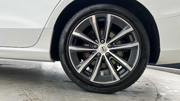 Used Volvo V60 2022 for sale - 76200989: Photo 4