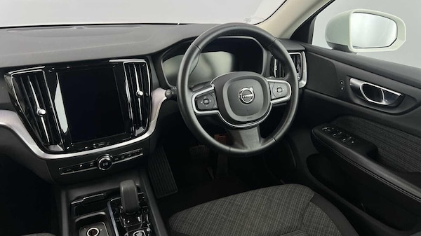 Used Volvo V60 2022 for sale - 76200989: Photo 8