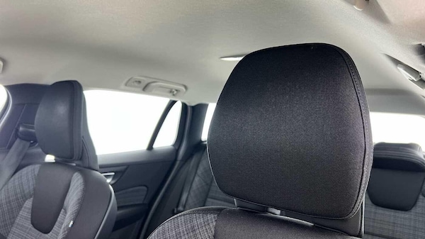Used Volvo V60 2022 for sale - 76201214: Photo 11