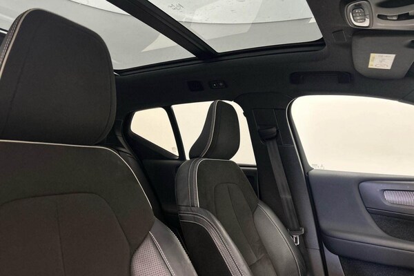 Used Volvo XC40 2018 for sale - 75658047: Photo 32