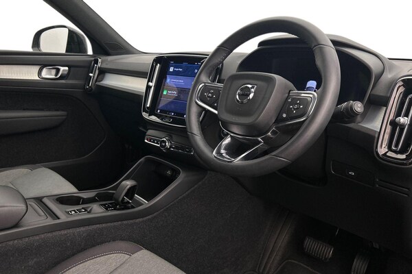 Used Volvo XC40 2023 for sale - 75601049: Photo 11