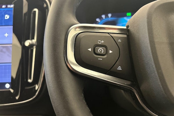 Used Volvo XC40 2023 for sale - 75601049: Photo 12
