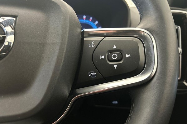 Used Volvo XC40 2023 for sale - 75601049: Photo 13