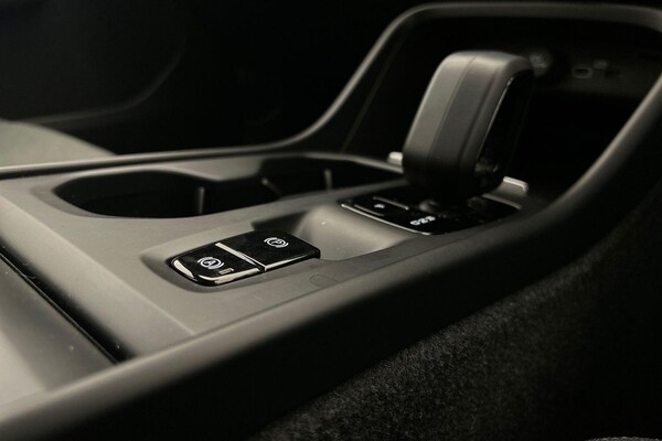 Used Volvo XC40 2023 for sale - 75601049: Photo 14