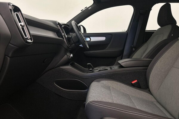 Used Volvo XC40 2023 for sale - 75601049: Photo 23