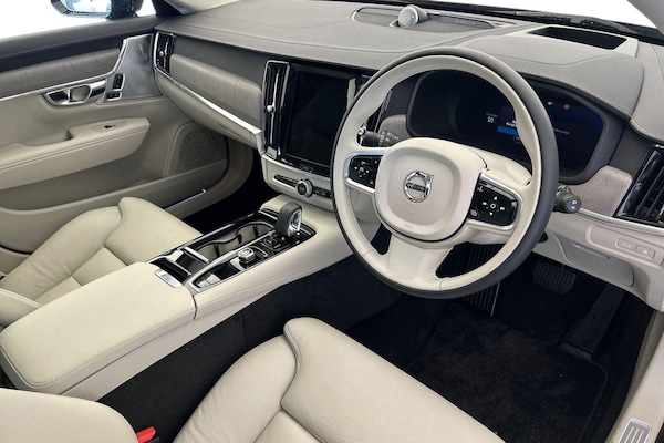Used Volvo V90 2025 for sale - 75678000: Photo 11