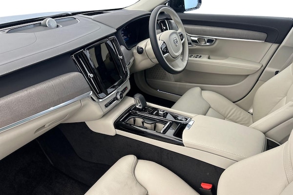 Used Volvo V90 2025 for sale - 75678000: Photo 2