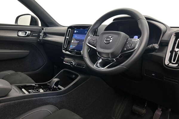 Used Volvo XC40 2023 for sale - 75599960: Photo 11