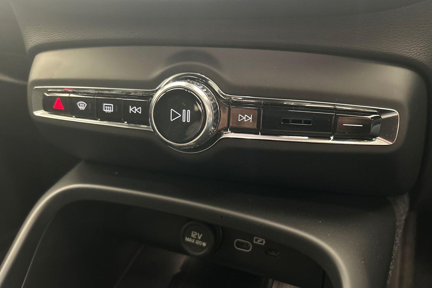Used Volvo XC40 2025 for sale - 76020596: Photo 15