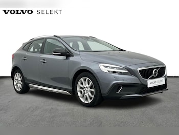 Used Volvo V40 Cross Country 2017 for sale - 74978033: Photo