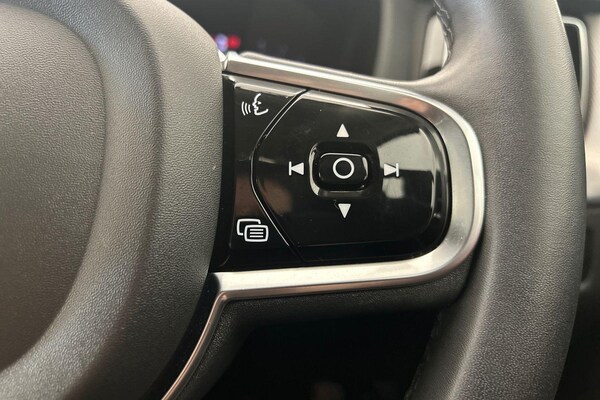 Used Volvo XC60 2023 for sale - 75670423: Photo 13
